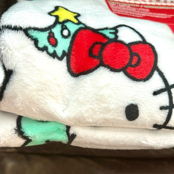 Hello Kitty Wreath & Christmas Tree Dress 60” x 90” Twin Plush Christmas Blanket - Picture 5 of 7